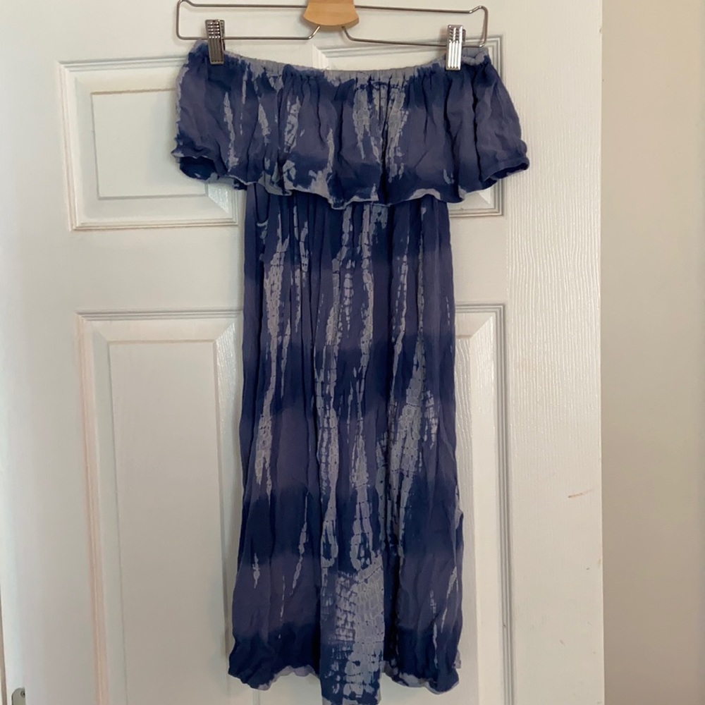 Cute dress off the shoulders or not! With pockets!